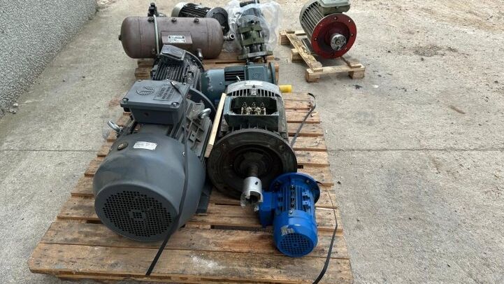 - LOT OF THREE-PHASE ELECTRIC MOTORS